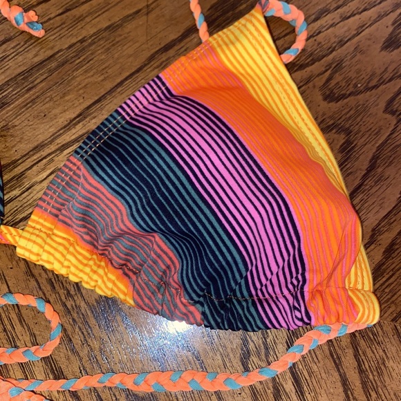 Xhilaration bikini top - Picture 2 of 4